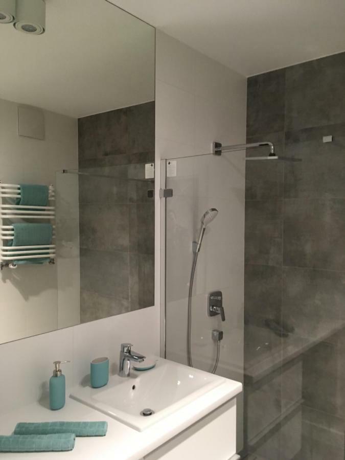 Apartment In The Gantry Hall - W19 克拉科夫 外观 照片